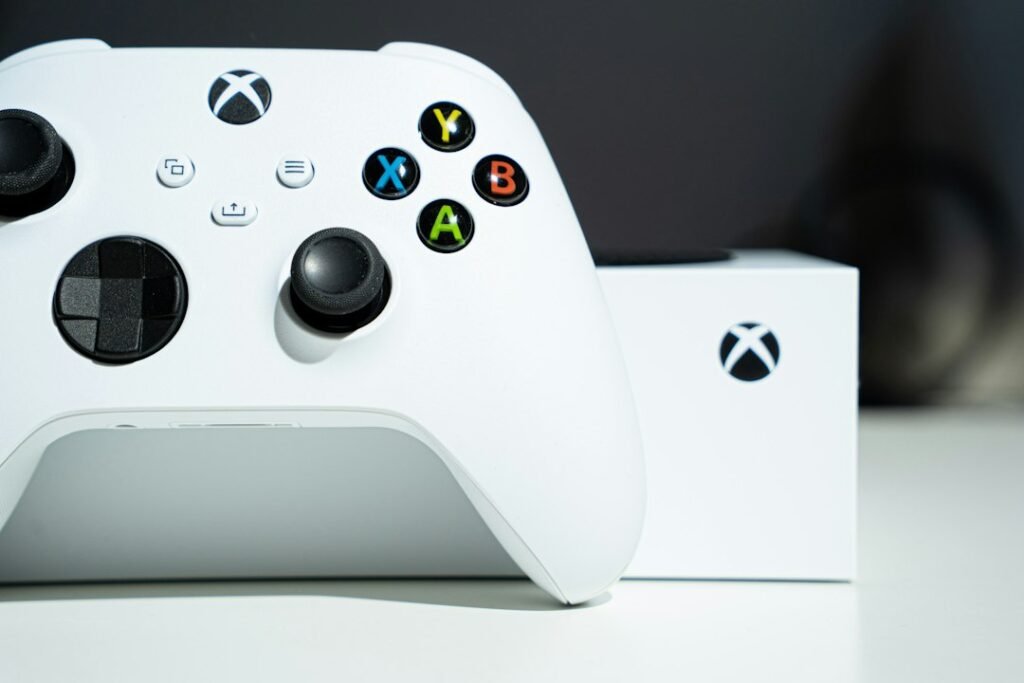 White Xbox wireless controller